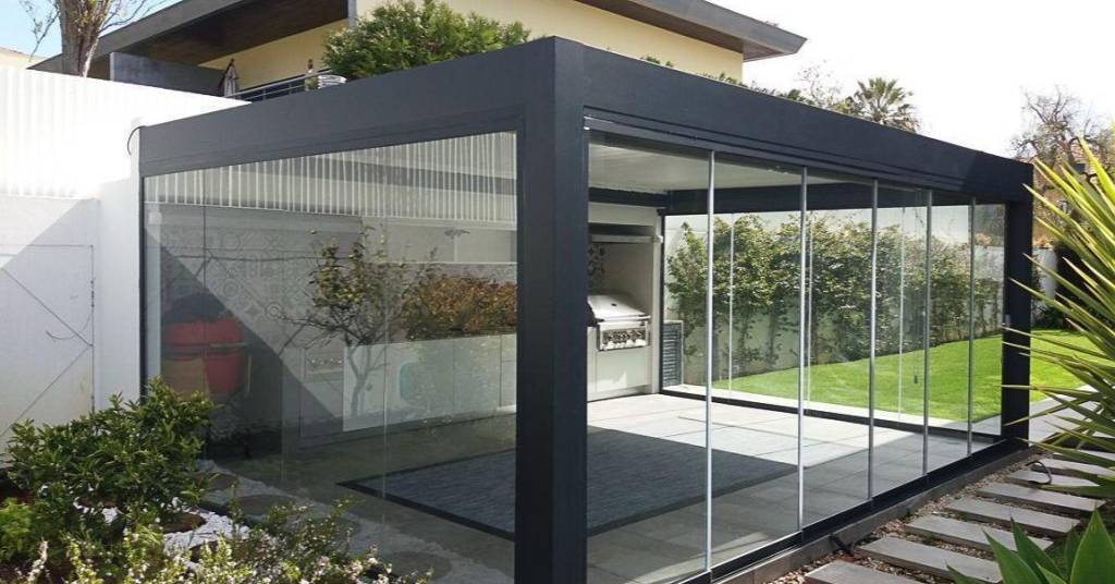 Glass Walls vs. Open Pergolas : Which Structure Fits Your Lifestyle?